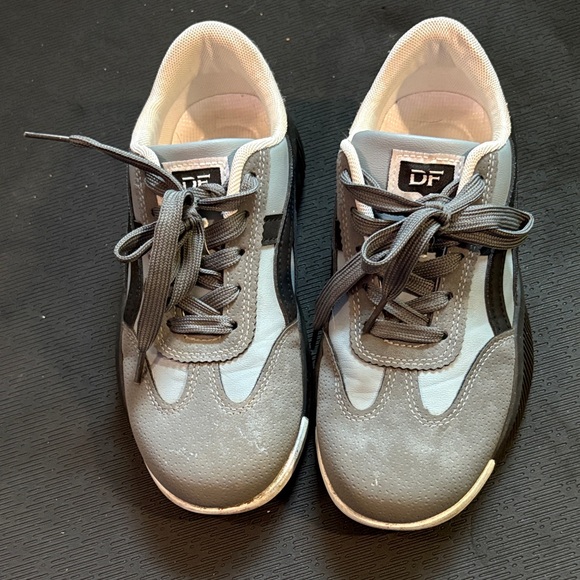 DeFlorance Charcoal and Black Women’s Sneakers - Picture 2 of 6